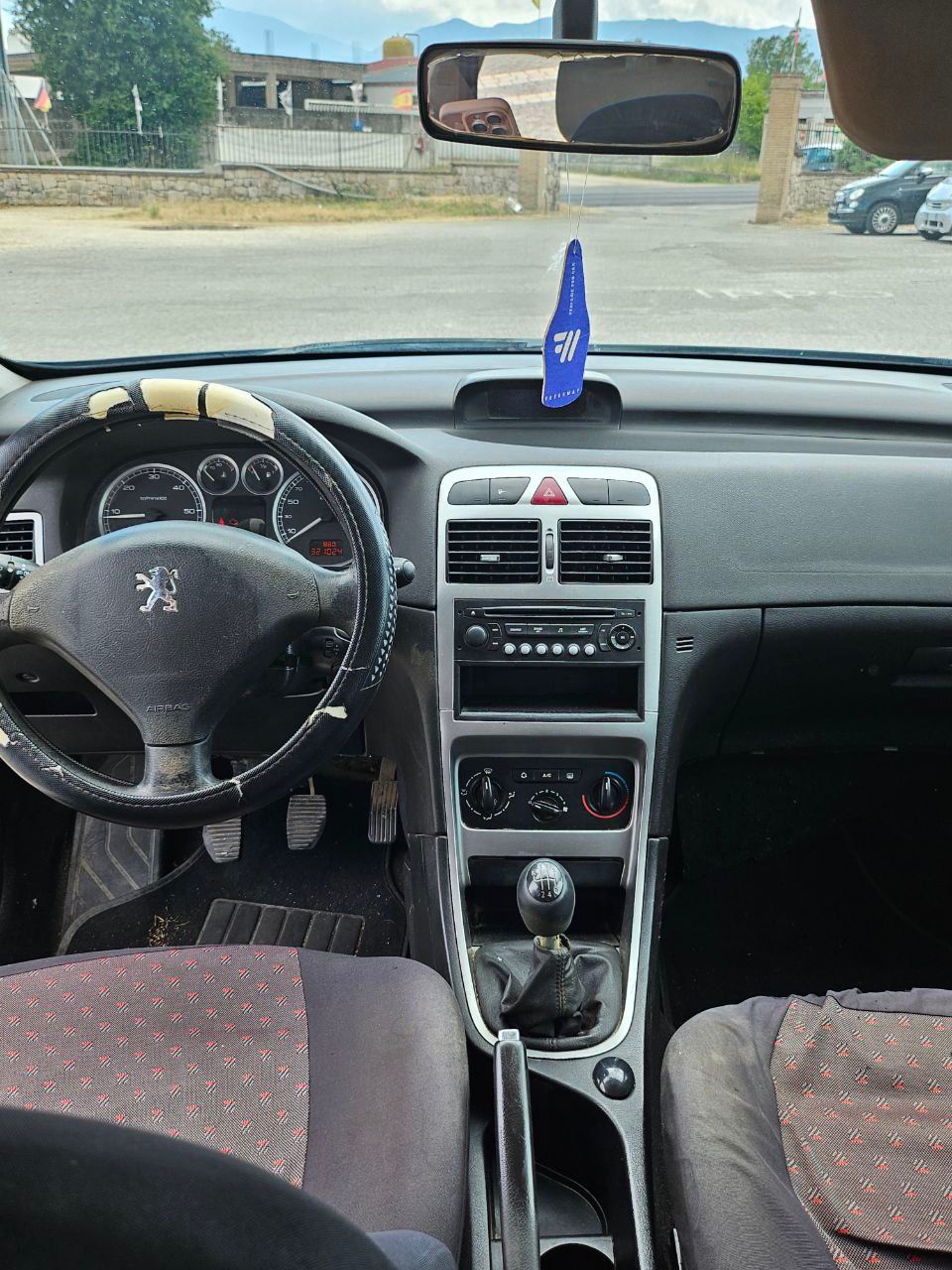 PEUGEOT 307
