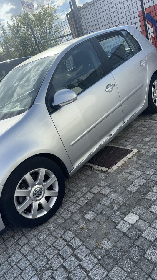 VOLKSWAGEN GOLF 5