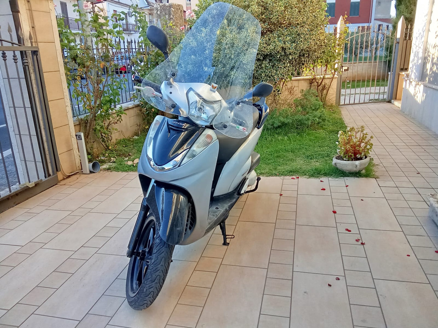 SH300