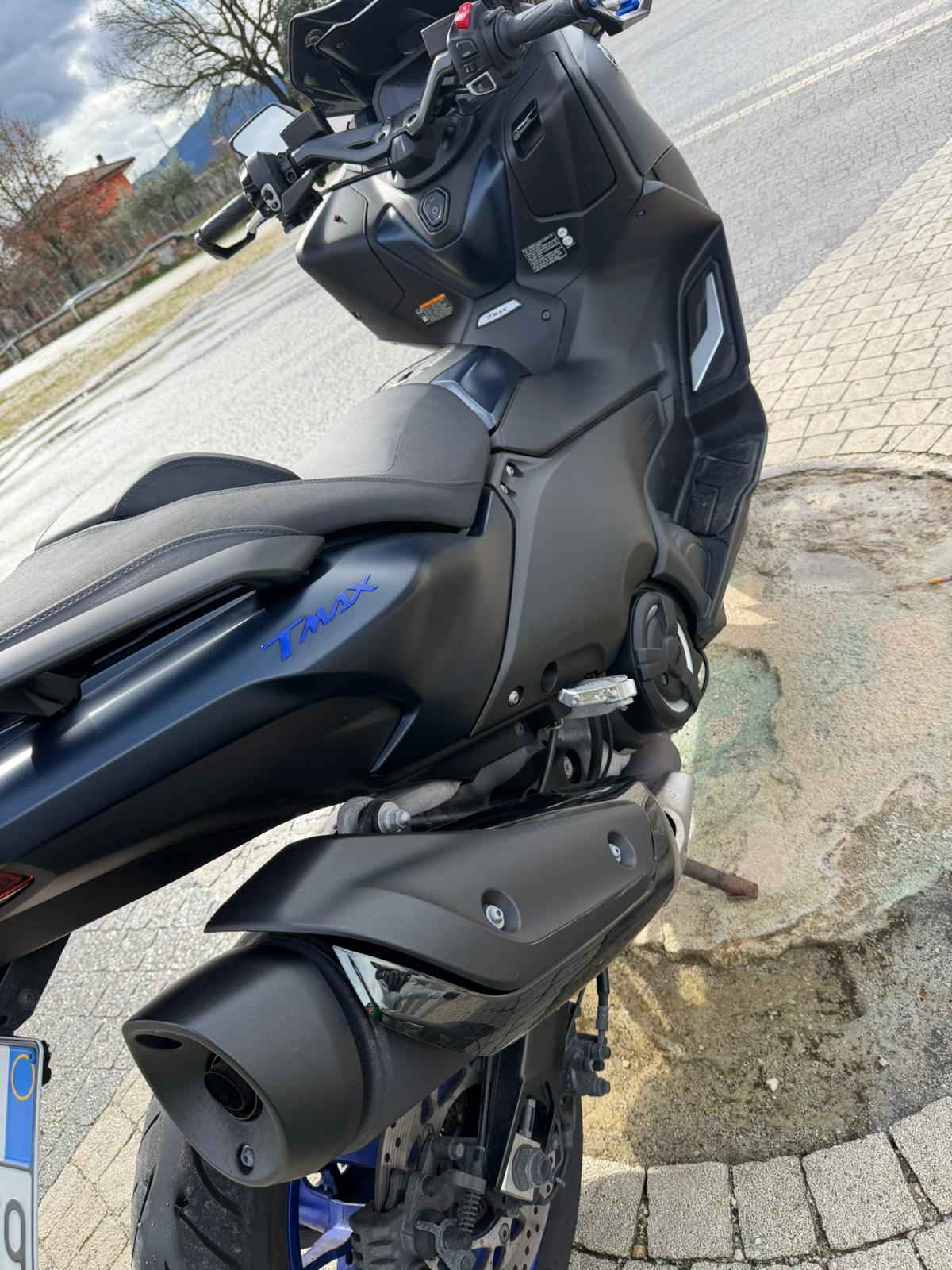 YAMAHA TMAX 560