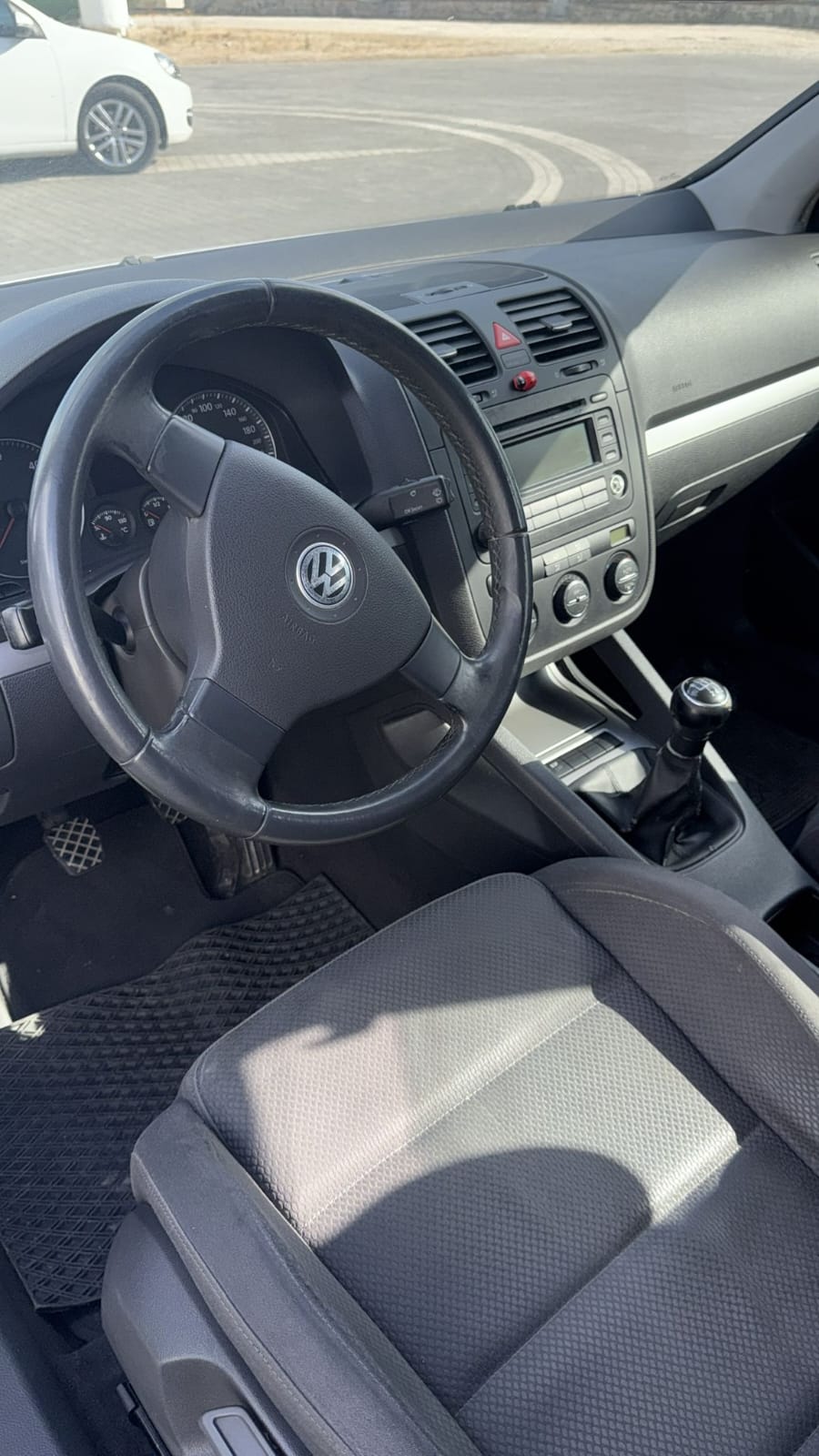 VOLKSWAGEN GOLF 5
