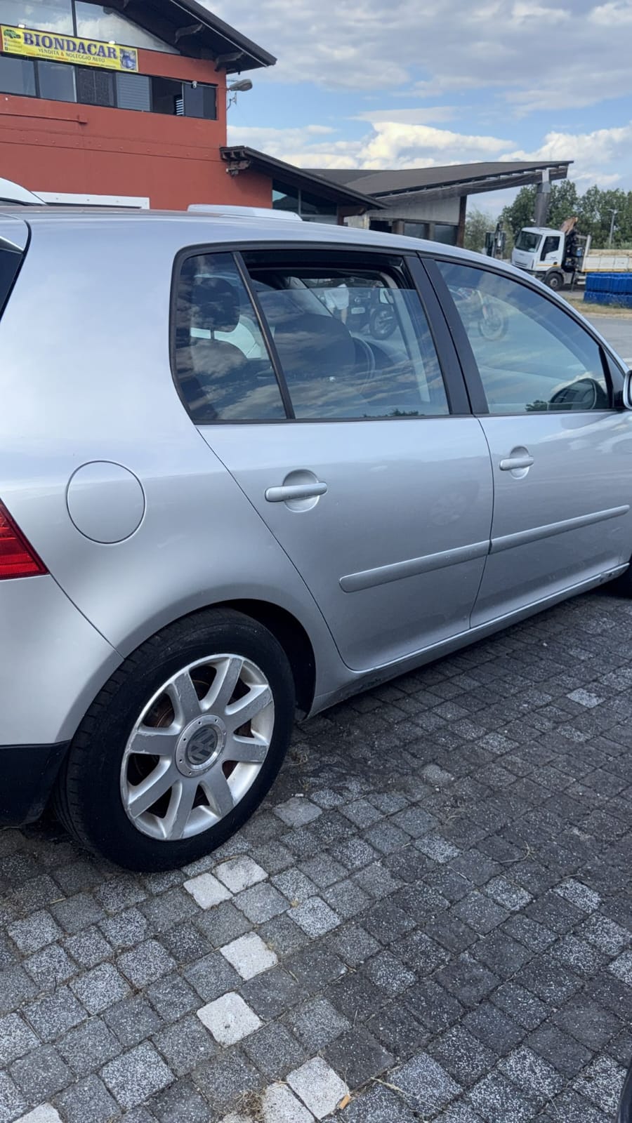 VOLKSWAGEN GOLF 5