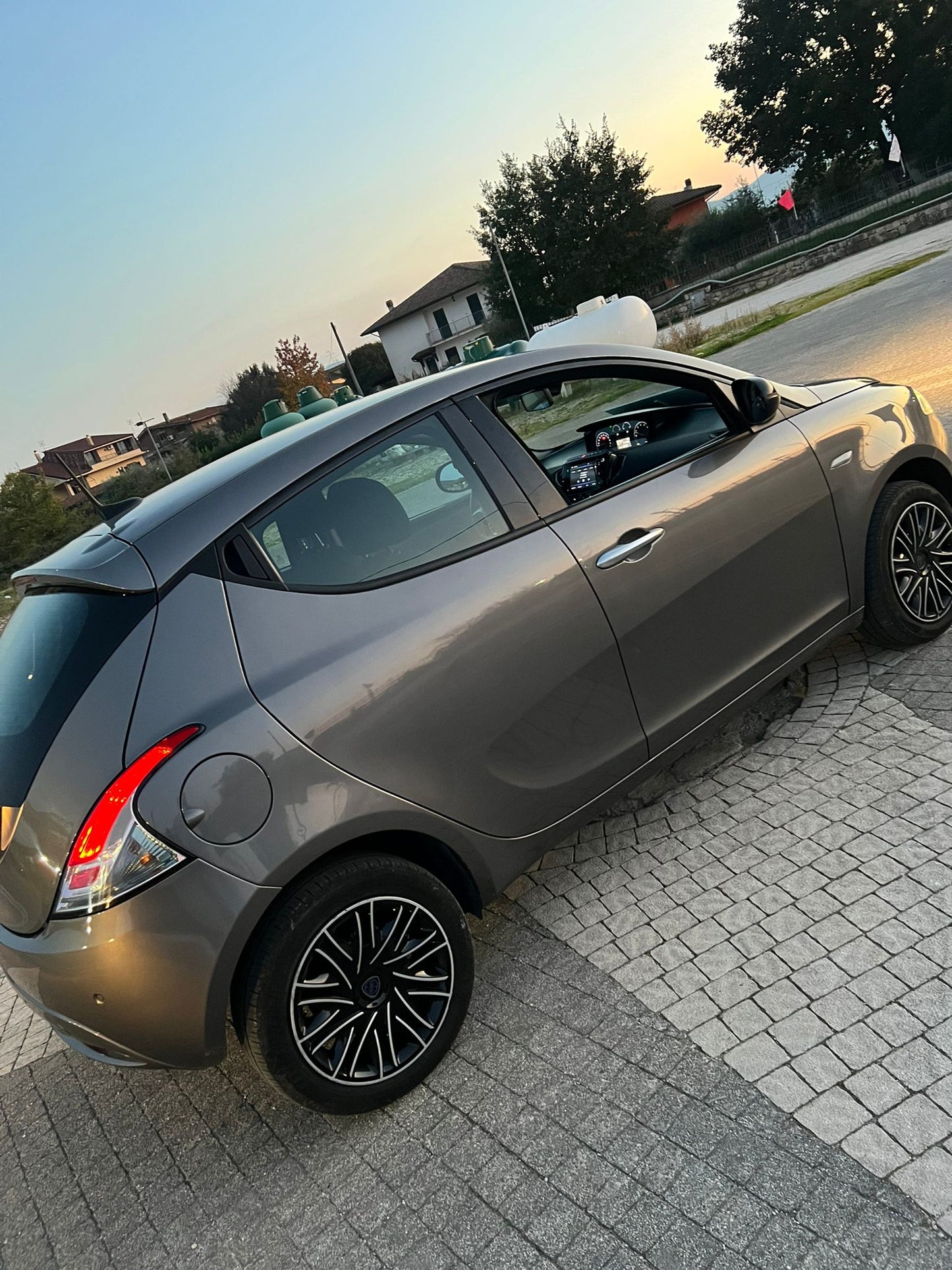 LANCIA Y
