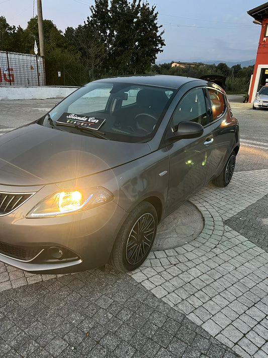 LANCIA Y